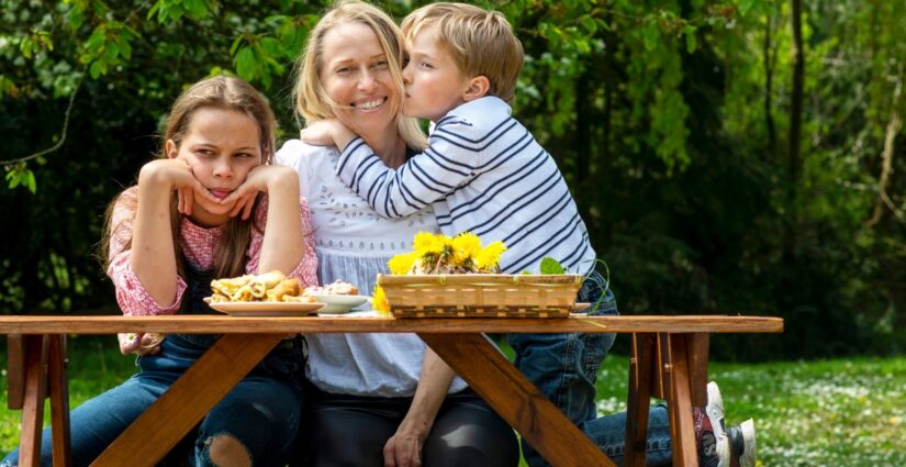 Favoritismo entre hermanos: cómo afecta, de qué manera evitarlo y qué hacer para fomentar la igualdad